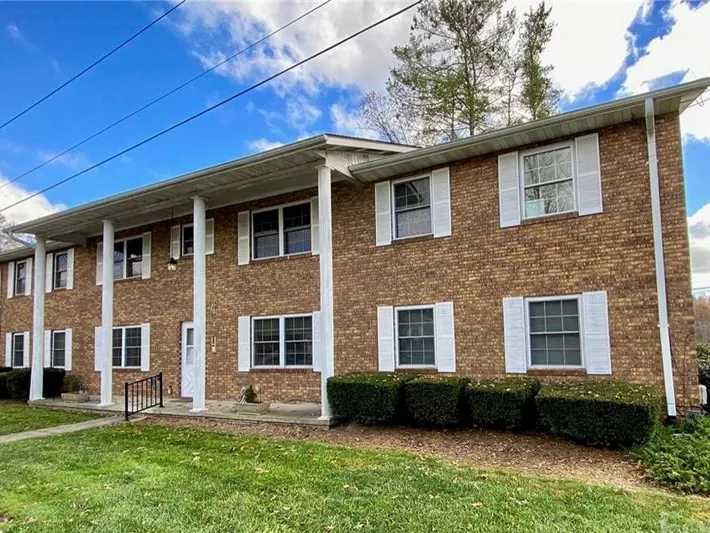 Brookside Manor