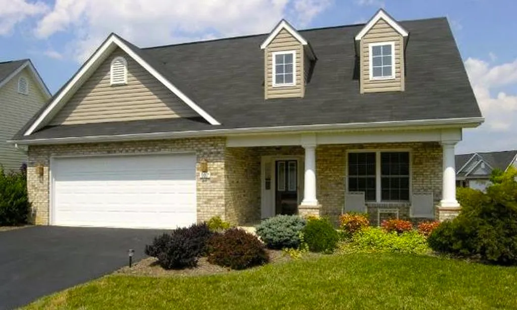Cross Creek Village