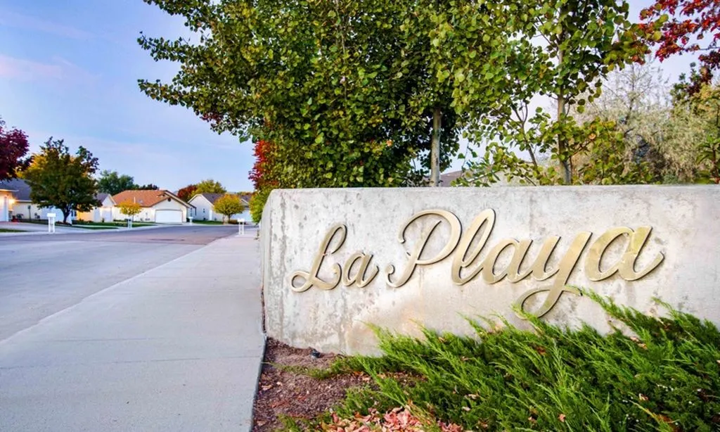 La Playa Manor