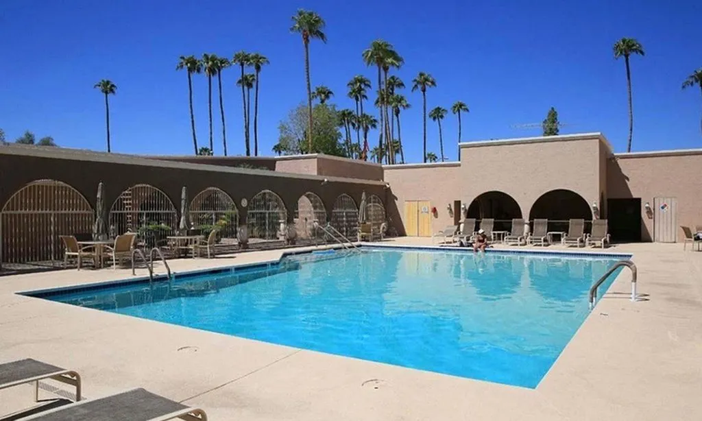 Scottsdale Shadows