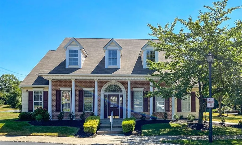 Salem Manor
