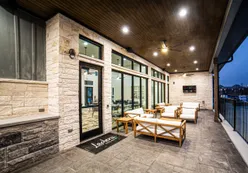 The Hub - Patio