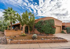 Single family home exterior view