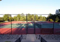2 Tennis Courts
