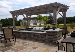 Outdoor Kitchen & Grill