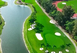 Amenities include 4 Tennis Courts and 5 Pools