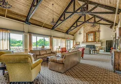 Clubhouse Lobby