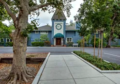Dollar Clubhouse