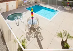 Outdoor Pool & Spa