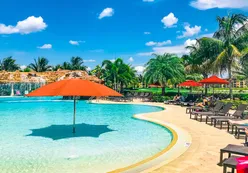 Outdoor Resort-Style Pool