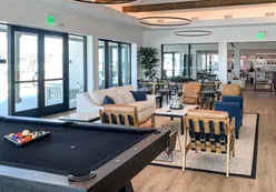 Lounge & Billiards