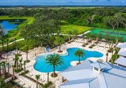 Outdoor Resort-Style Pool