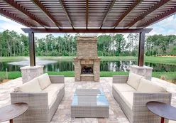 Outdoor Patio & Fireplace