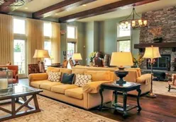 Clubhouse Meeting Room