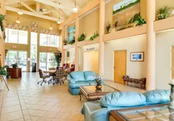 Lobby & Art Gallery