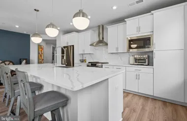 3925 FAIR RIDGE DR 201, FAIRFAX, VA, 220..., Fairfax, VA 22033