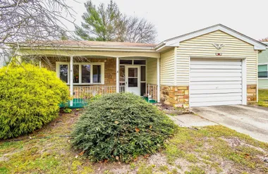 64 Huntington Dr, Southampton, NJ 08088