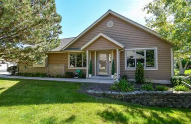 N24W24045 BRANDON OAKS DR B, PEWAUKEE, W..., Pewaukee, WI 53072