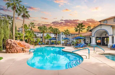 Destinations Pebble