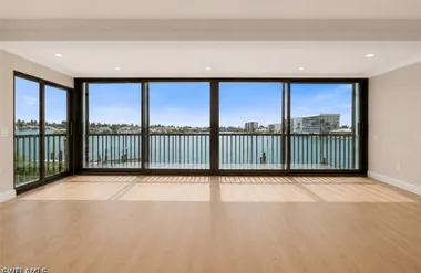 222 HARBOUR DR 301, NAPLES, FL, 34103, Naples, FL 34103