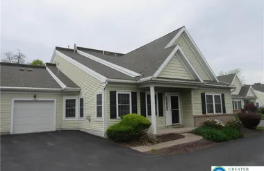 2430 STEEPLECHASE DR, LOWER MACUNGIE TWP..., Lower Macungie Twp, PA 18062