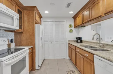 38 PLANTATION DR 101, VERO BEACH, FL, 32..., Vero Beach, FL 32966