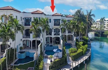 221 HARBOUR DR 6, NAPLES, FL, 34103, Naples, FL 34103