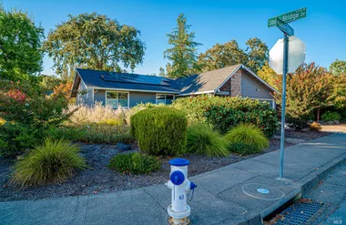 6401 MEADOW CREEK LN, SANTA ROSA, CA, 95..., Santa Rosa, CA 95409