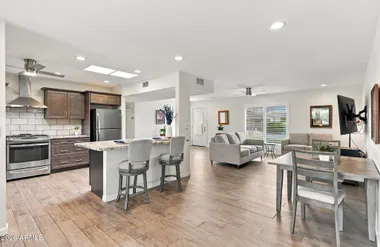 10011 W PRAIRIE HILLS CIR, SUN CITY, AZ,..., Sun City, AZ 85351