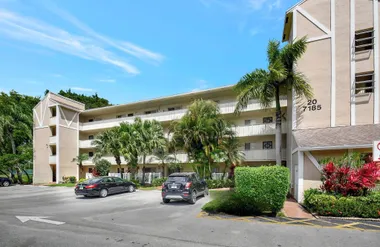 7185 HUNTINGTON LN 301, DELRAY BEACH, FL..., Delray Beach, FL 33446