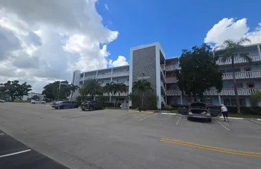 2010 WESTBURY F 2010, DEERFIELD BEACH, F..., Deerfield Beach, FL 33442