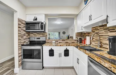 140 LAKE MERYL DR 140, WEST PALM BEACH, ..., West Palm Beach, FL 33411