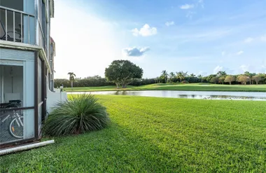 9611 N HOLLYBROOK LAKE DR 107, PEMBROKE ..., Pembroke Pines, FL 33025