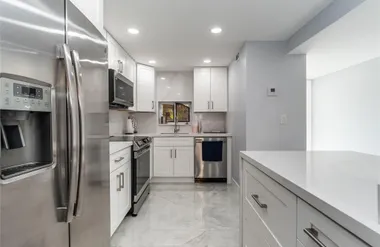 9523 S HOLLYBROOK LAKE DR 102, PEMBROKE ..., Pembroke Pines, FL 33025
