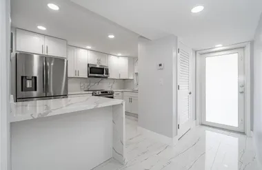 361 S HOLLYBROOK DR 105, PEMBROKE PINES,..., Pembroke Pines, FL 33025