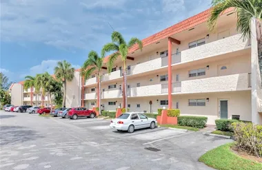 9800 N HOLLYBROOK LAKE DR 202, PEMBROKE ..., Pembroke Pines, FL 33025