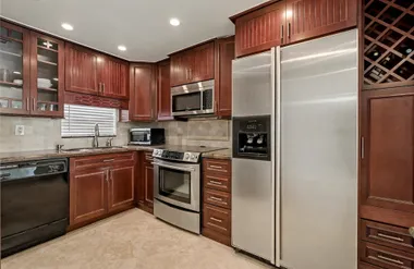 9320 S HOLLYBROOK LAKE DR 103, PEMBROKE ..., Pembroke Pines, FL 33025