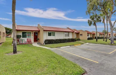 138 LAKE BARBARA DR 138, WEST PALM BEACH..., West Palm Beach, FL 33411