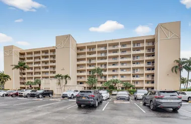 6866 HUNTINGTON LN 607, DELRAY BEACH, FL..., Delray Beach, FL 33446