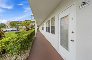 126 SOUTHAMPTON B B, WEST PALM BEACH, FL..., West Palm Beach, FL 33417