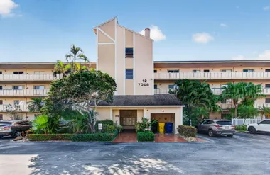 7006 HUNTINGTON LN 404, DELRAY BEACH, FL..., Delray Beach, FL 33446