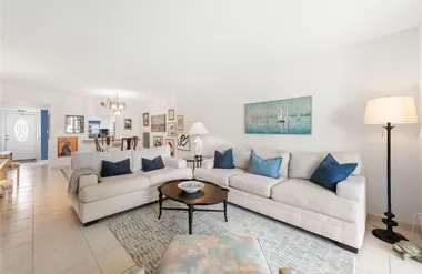 9420 S HOLLYBROOK LAKE DR 109, PEMBROKE ..., Pembroke Pines, FL 33025