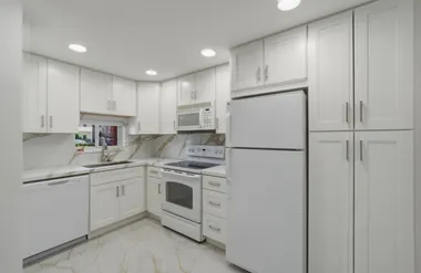 371 S HOLLYBROOK DR 106, PEMBROKE PINES,..., Pembroke Pines, FL 33025