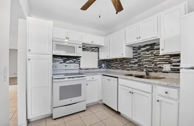 201 OXFORD 600 600, WEST PALM BEACH, FL,..., West Palm Beach, FL 33417
