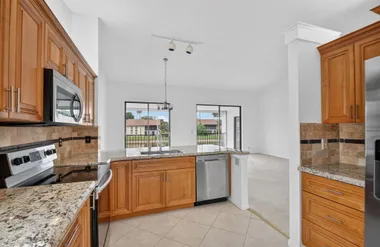 10231 N CIRCLE LAKE DR 201, BOYNTON BEAC..., Boynton Beach, FL 33437