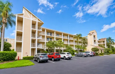 7351 KINGHURST DR 301, DELRAY BEACH, FL,..., Delray Beach, FL 33446