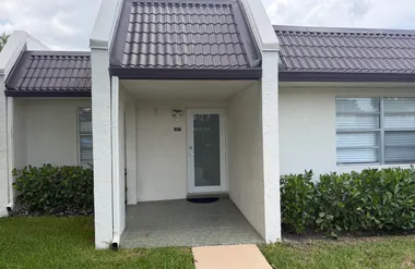 127 LAKE REBECCA DR, WEST PALM BEACH, FL..., West Palm Beach, FL 33411