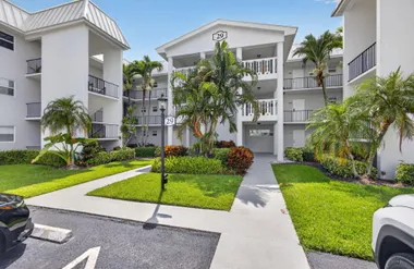 29 COLONIAL CLUB DR 202, BOYNTON BEACH, ..., Boynton Beach, FL 33435