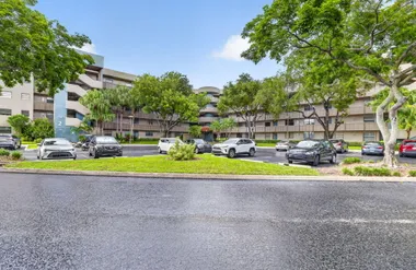 1000 COLONY POINT CIR 108, PEMBROKE PINE..., Pembroke Pines, FL 33026