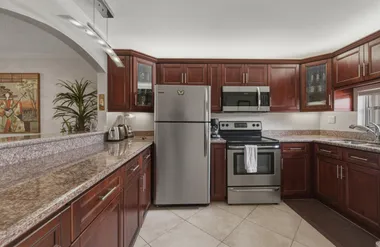 811 S HOLLYBROOK DR 202, PEMBROKE PINES,..., Pembroke Pines, FL 33025